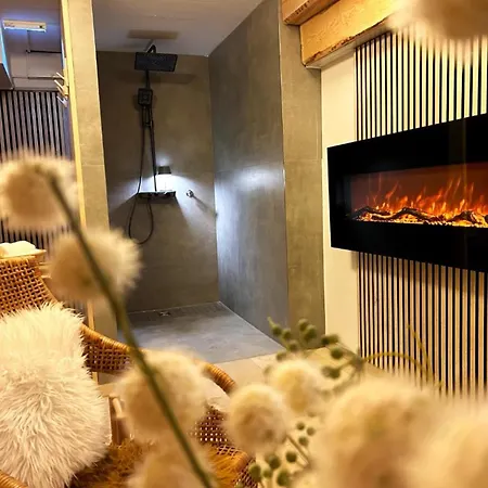 Zum Ritter - A Cozy Historical Landmark Guest house 3*