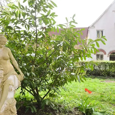 Zum Ritter - A Cozy Historical Landmark