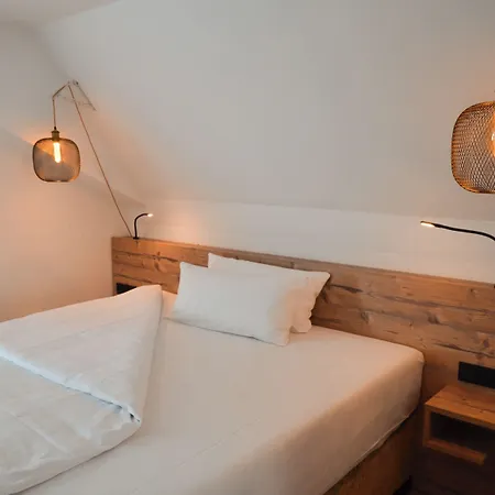 Zum Ritter - A Cozy Historical Landmark Guest house 3*