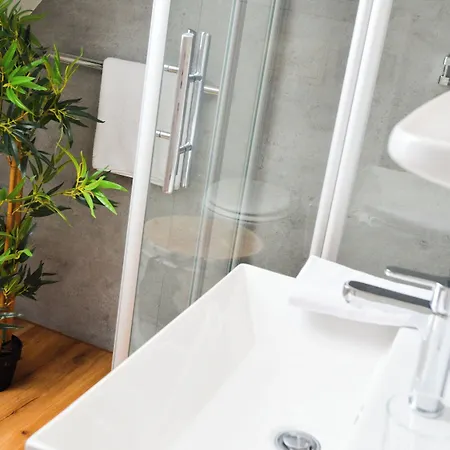 Zum Ritter - A Cozy Historical Landmark Guest house