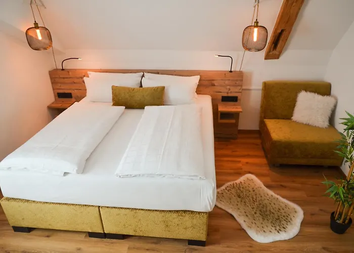 Zum Ritter - A Cozy Historical Landmark Гостьовий будинок