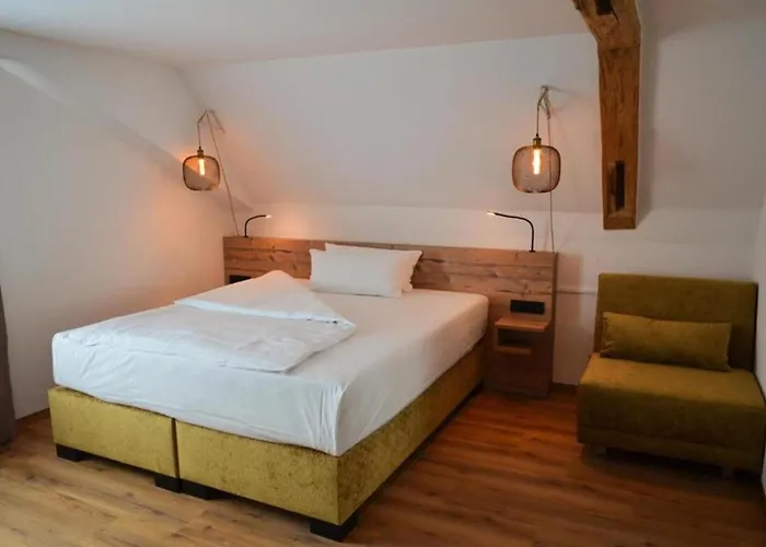 Гостьовий будинок Zum Ritter - A Cozy Historical Landmark 3*